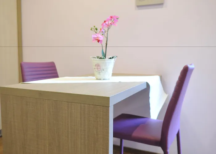 Апартаменти Joan & *